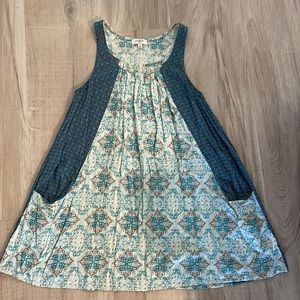 Umgee - Size S

Dress with small front pockets